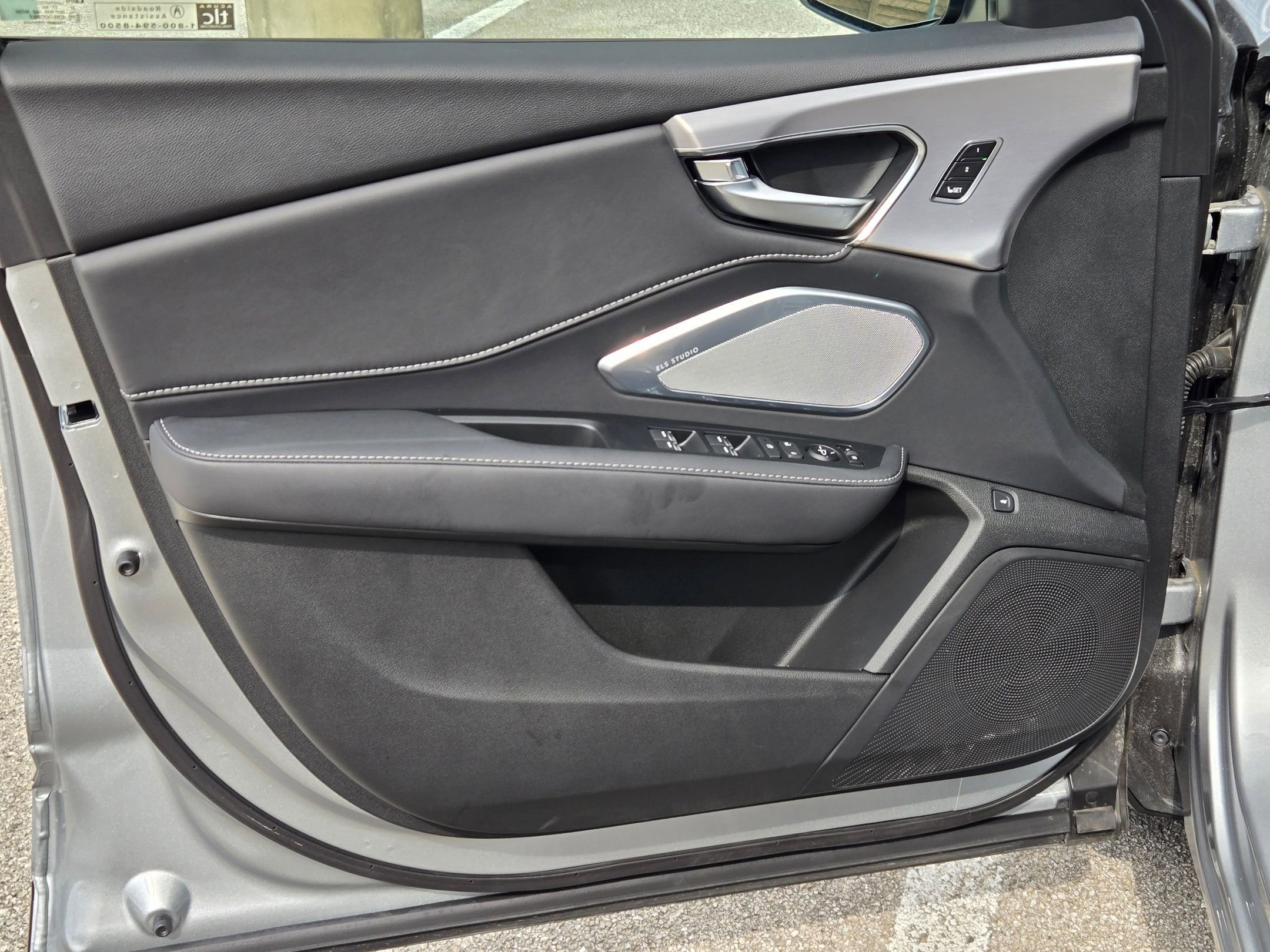 Used 2025 Acura RDX SH-AWD w/ Technology Package image 11