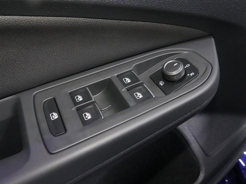 Used 2022 Volkswagen GTI SE image 19