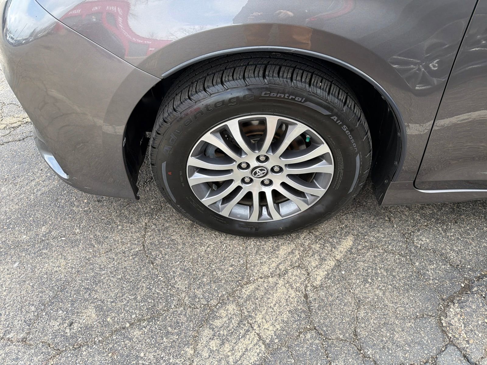 Used 2019 Toyota Sienna XLE FWD image 29