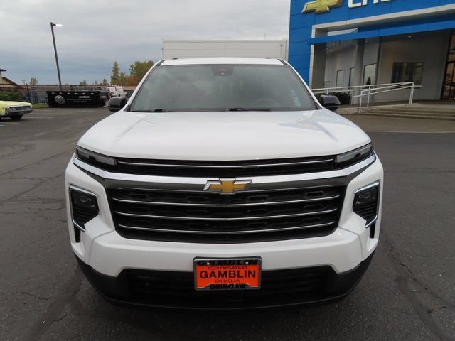 Used 2025 Chevrolet Traverse LT AWD/4WD image 2