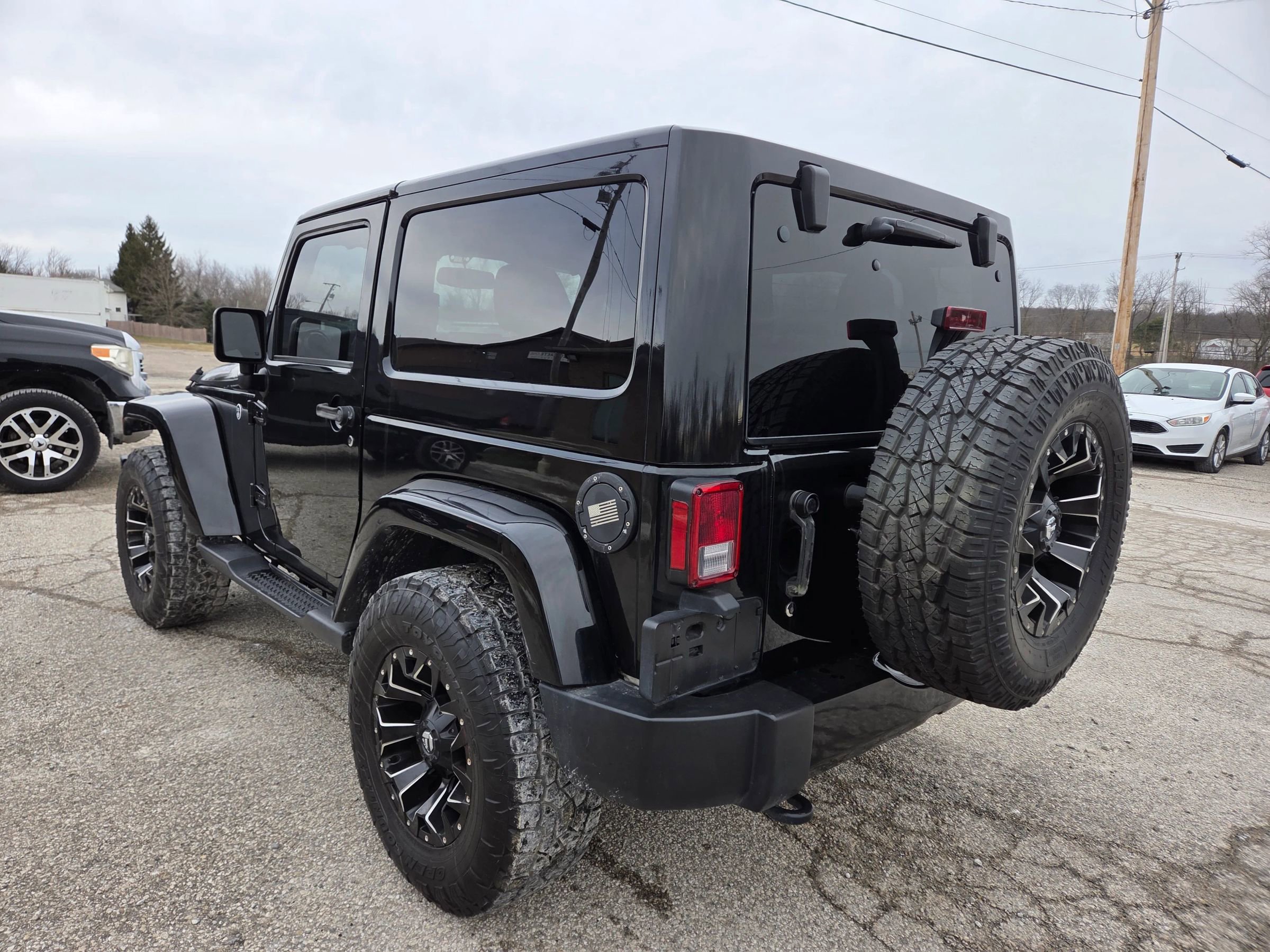 Used 2016 Jeep Wrangler Sahara image 6