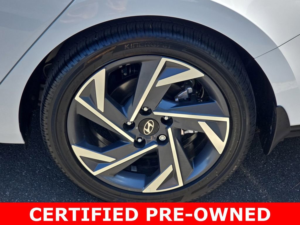 Used 2025 Hyundai Elantra Limited image 33