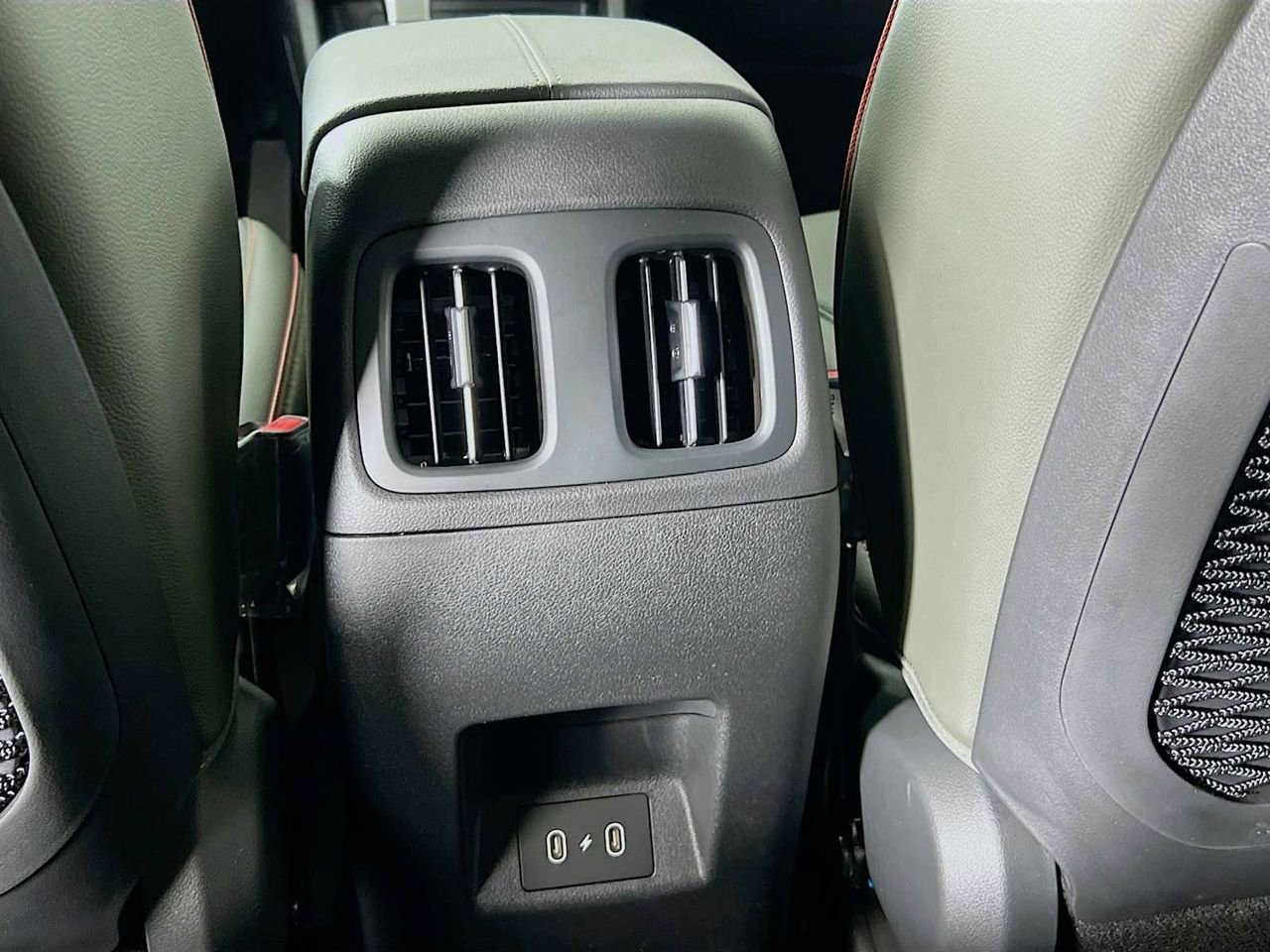 New 2025 Hyundai Santa Cruz Limited image 16