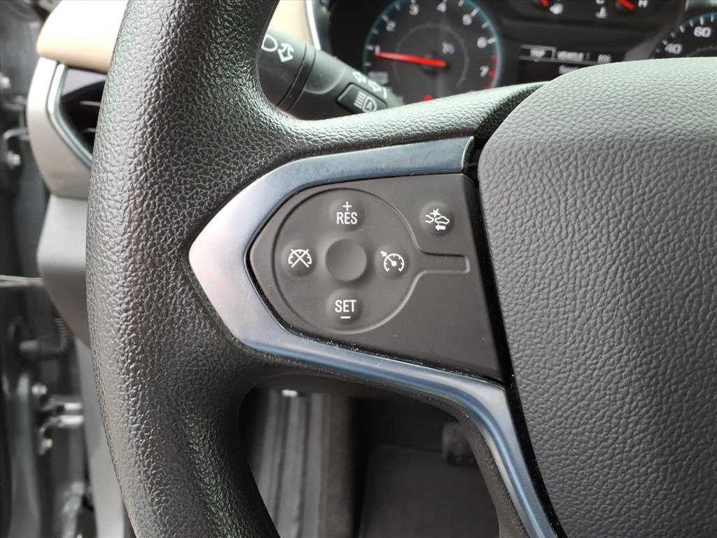 Used 2023 Chevrolet Traverse LS image 21