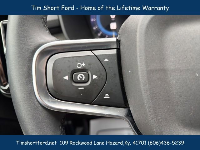 Used 2023 Volvo XC40 B5 Plus w/ Protection Package Premier image 15