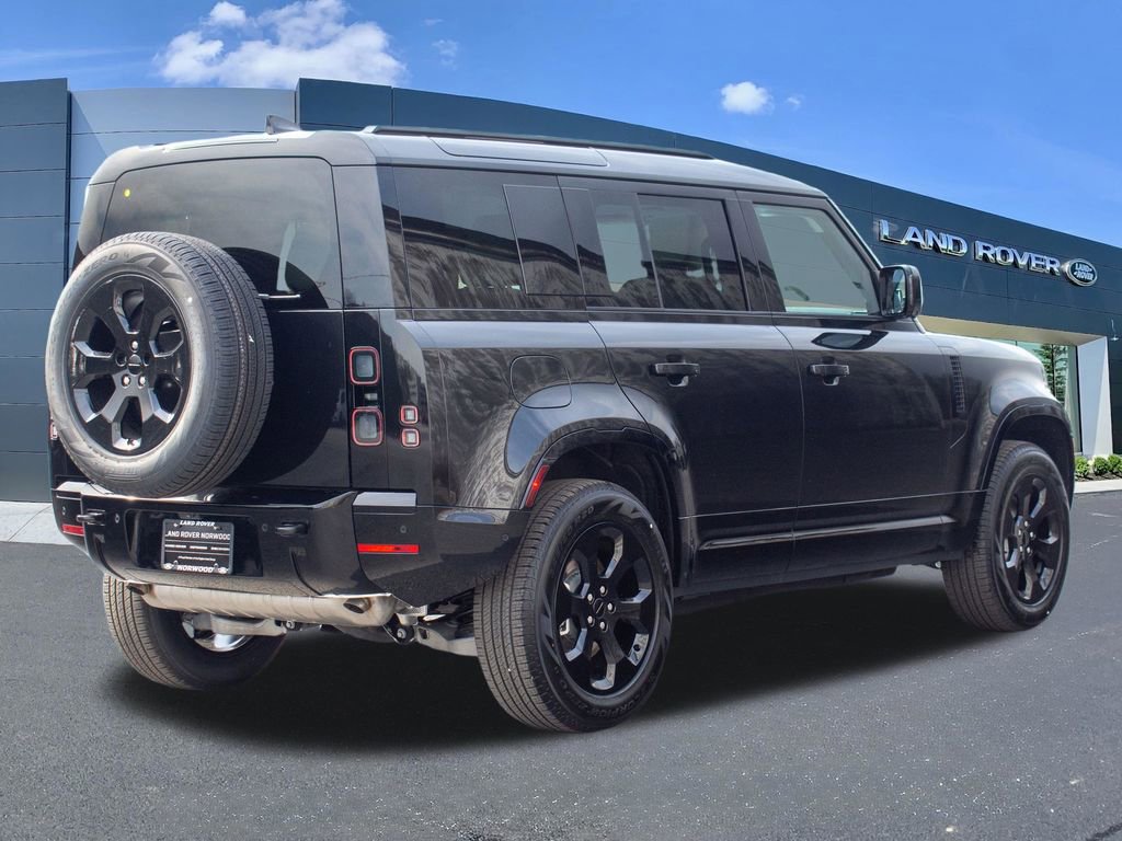 New 2026 Land Rover Defender 110 X-Dynamic SE image 4