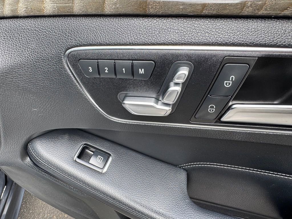 Used 2016 Mercedes-Benz E 350 Sedan image 24