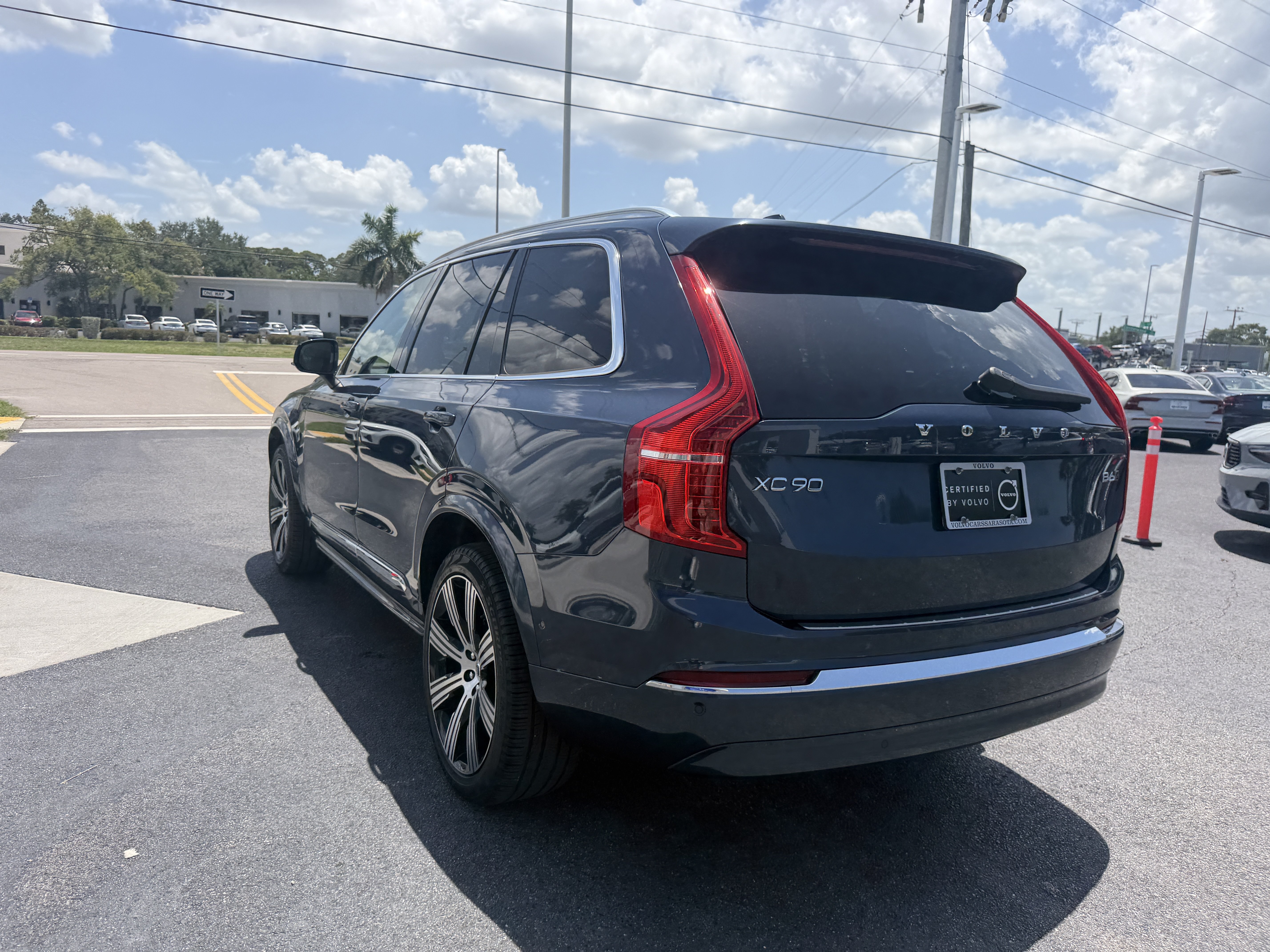 Certified 2023 Volvo XC90 B6 Ultimate w/ Protection Package Premier AWD/4WD image 5