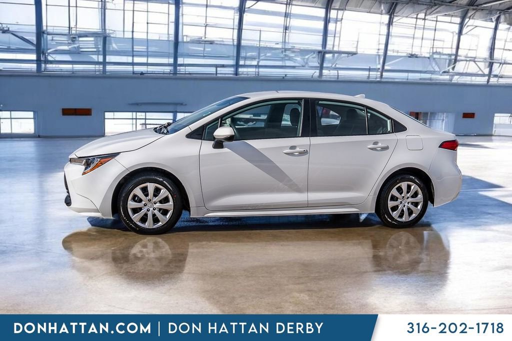 Used 2024 Toyota Corolla LE image 2