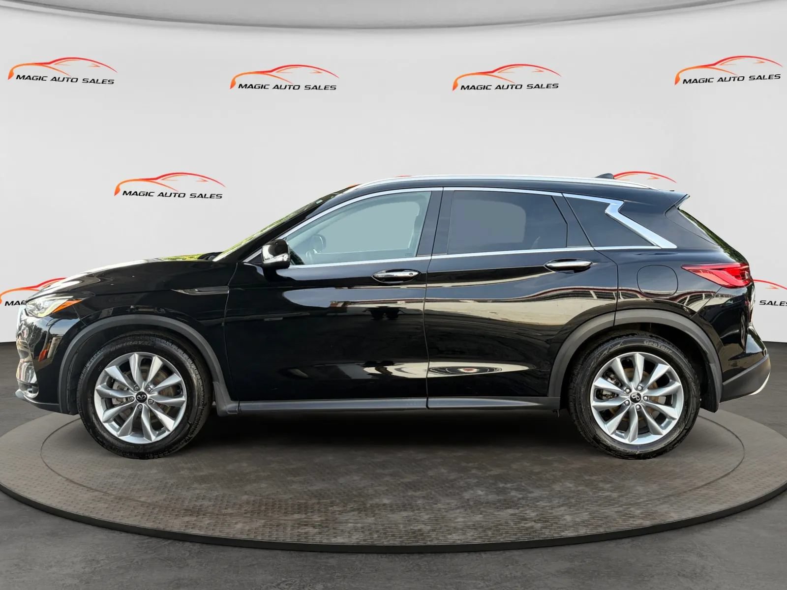 Used 2022 INFINITI QX50 Luxe AWD/4WD image 7