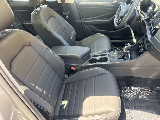 Certified 2023 Volkswagen Jetta SE FWD image 28