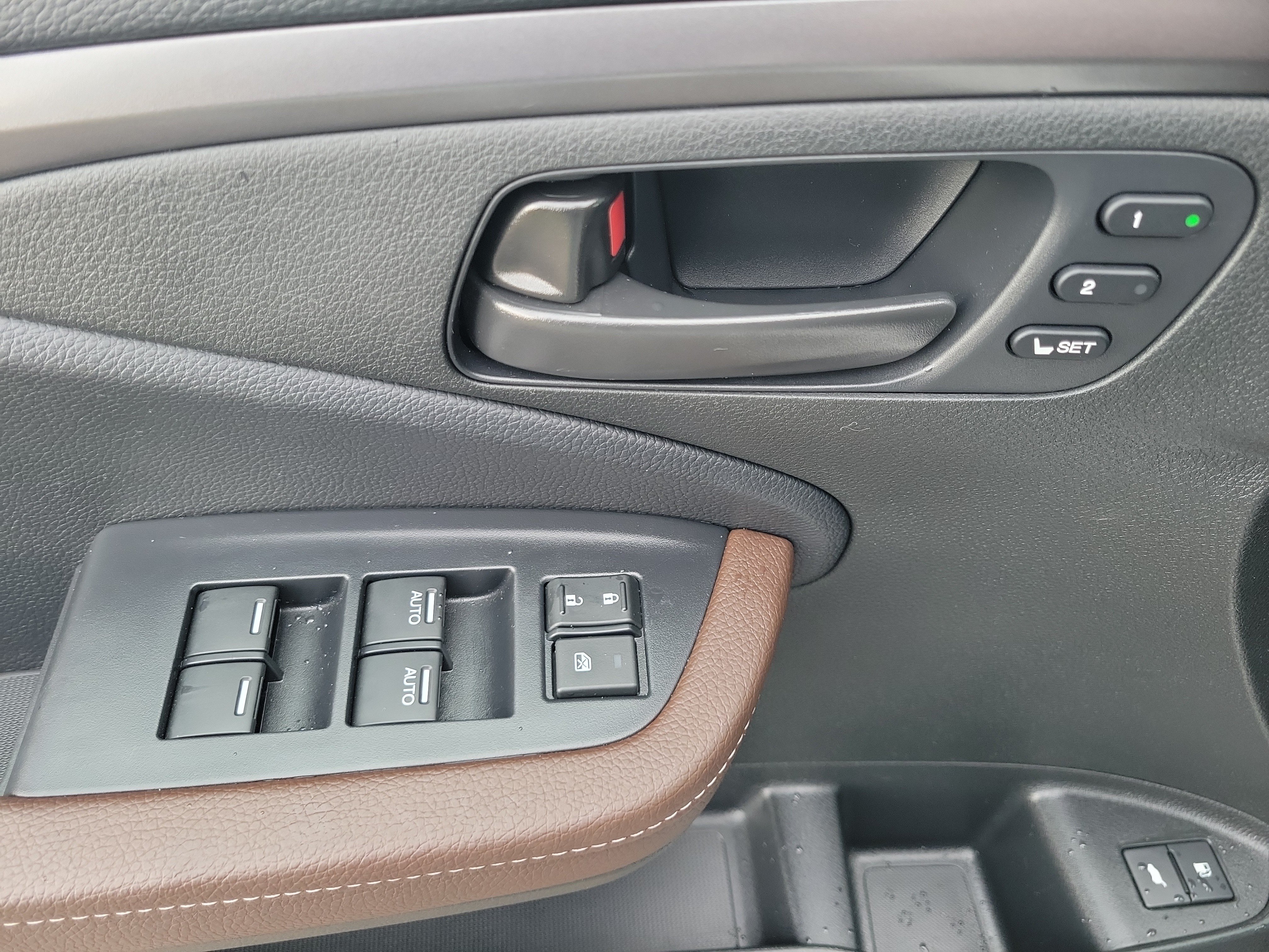 Used 2025 Honda Passport EX-L image 23