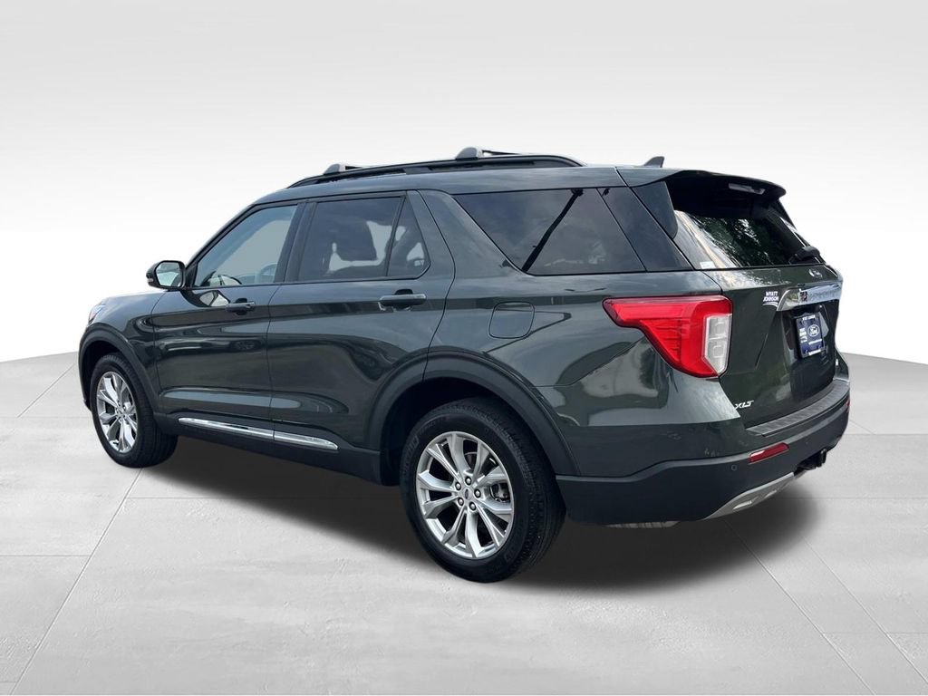 Used 2024 Ford Explorer XLT w/ Equipment Group 202A AWD/4WD image 8