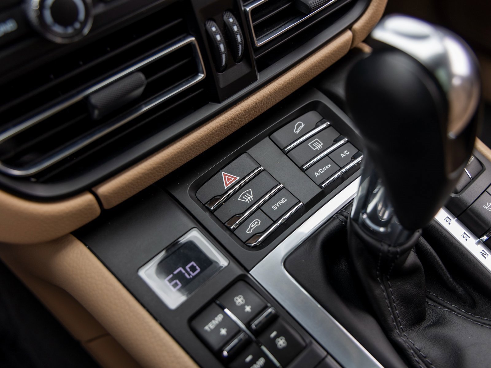 Used 2020 Porsche Macan image 36