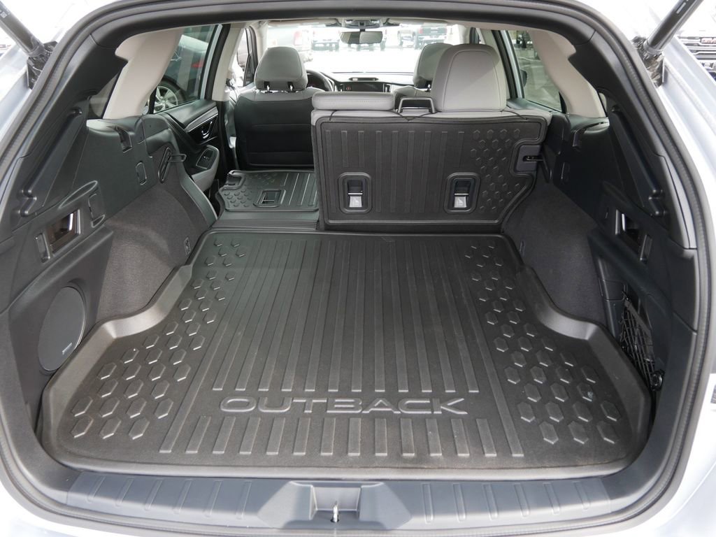 Used 2025 Subaru Outback Limited image 10