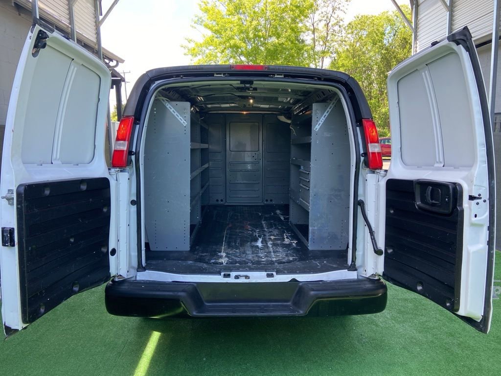 Used 2021 Chevrolet Express 2500 w/ Driver Convenience Package RWD image 17