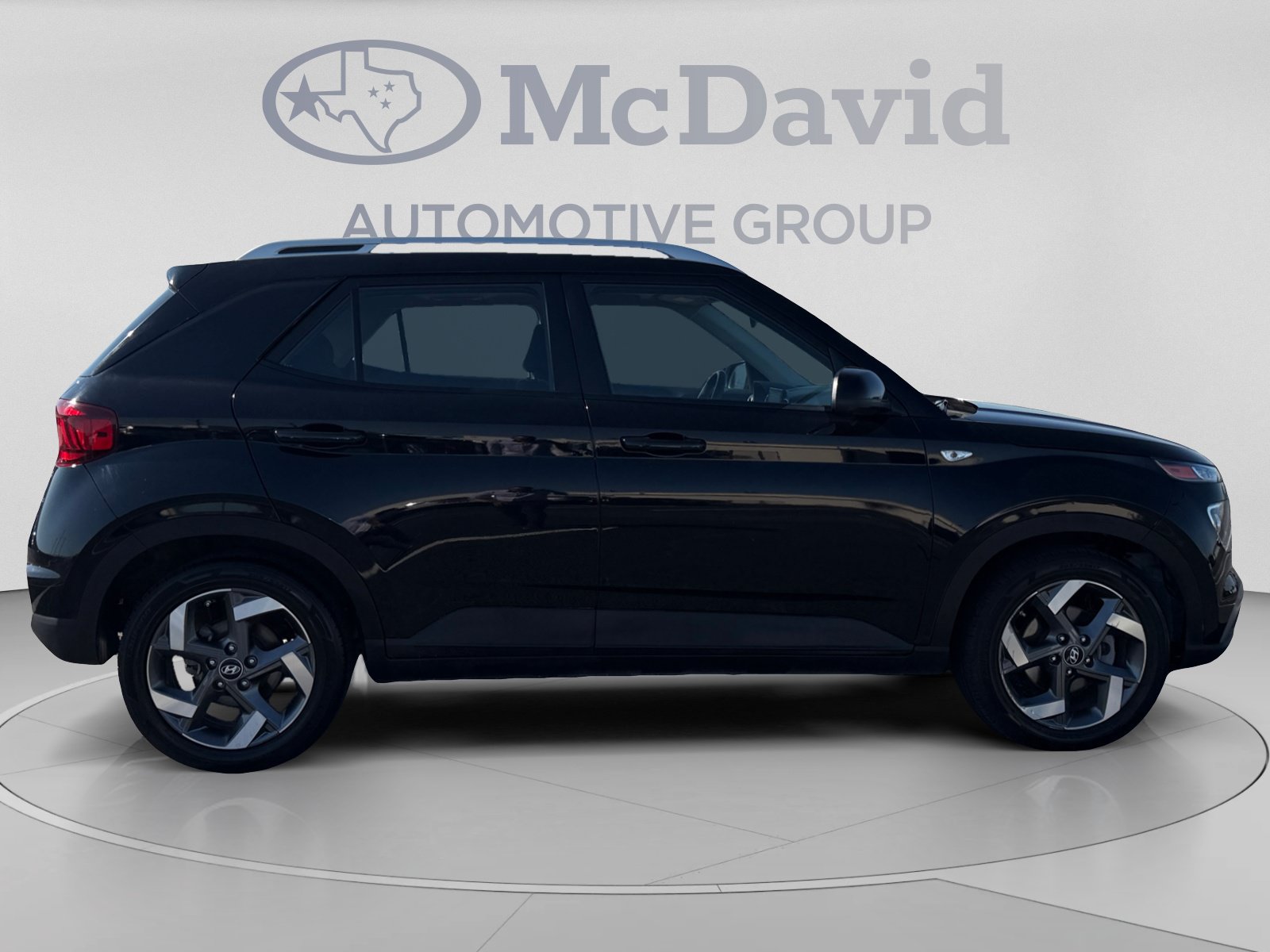 Used 2025 Hyundai Venue SEL FWD image 7