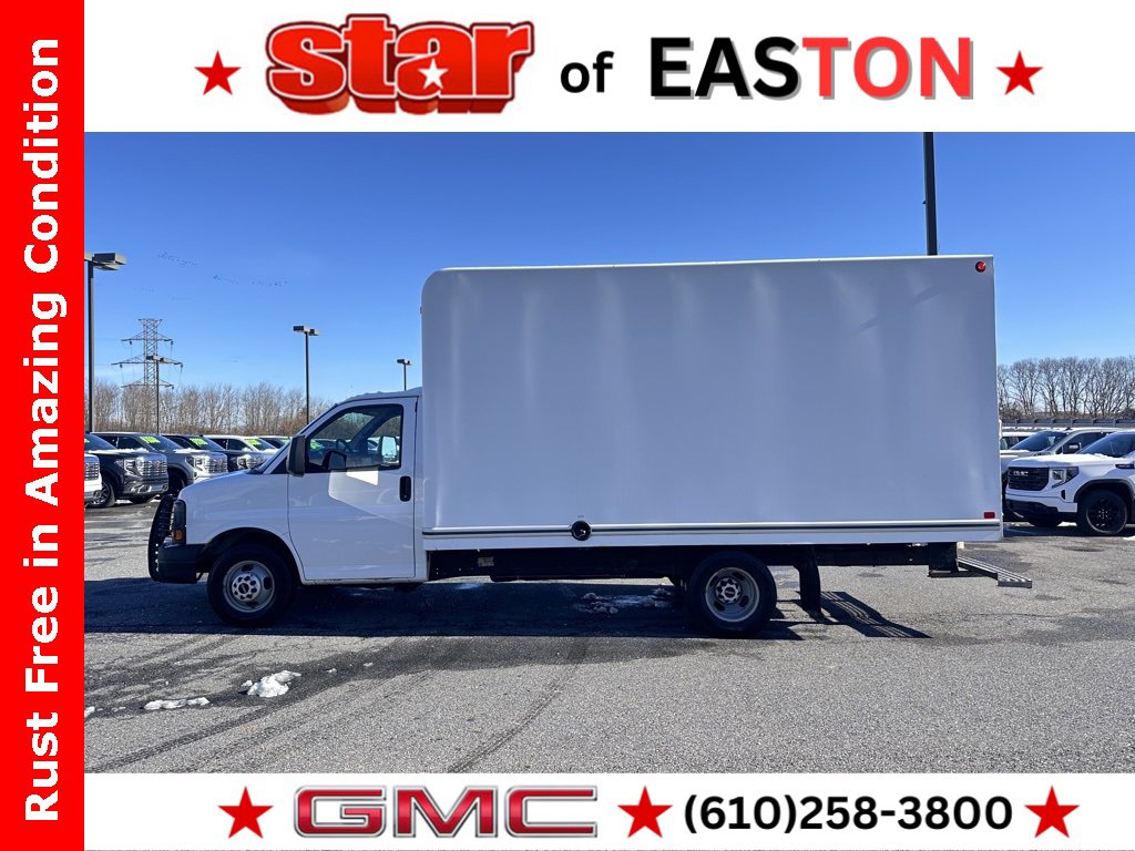 Used 2015 GMC Savana 3500 Extended w/ Smoker's Package image 5