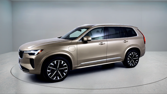 New 2026 Volvo XC90 T8 Plus w/ Protection Package Premier AWD/4WD image 3