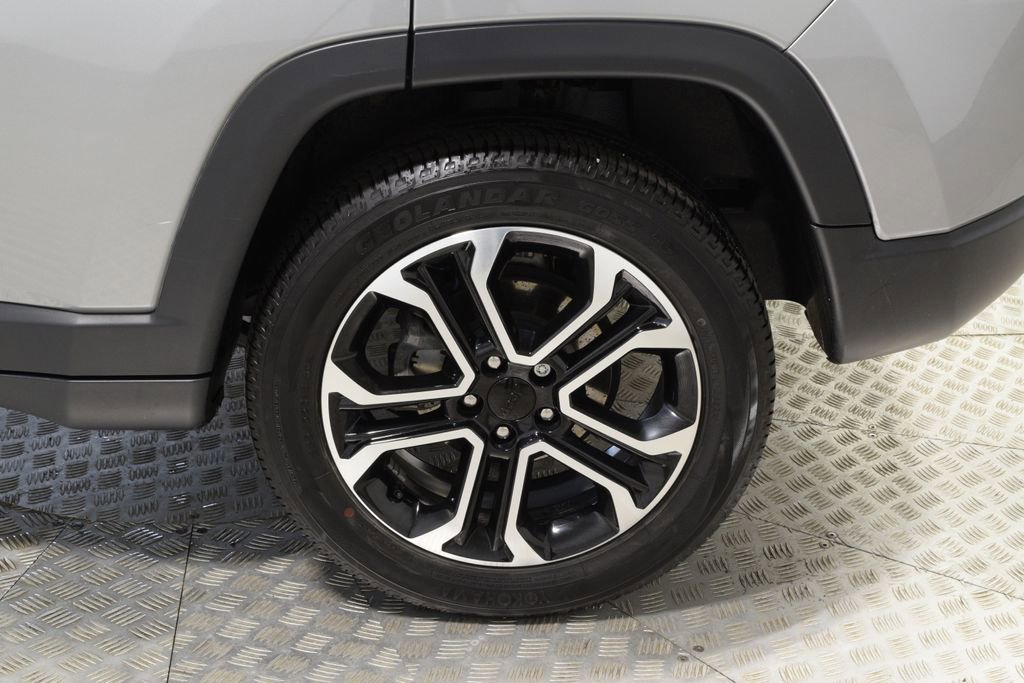 Used 2023 Jeep Compass Limited AWD/4WD image 36