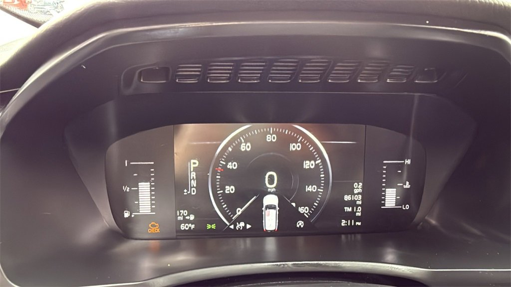 Used 2018 Volvo XC90 T5 Momentum w/ Convenience Package image 16