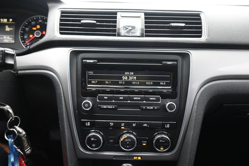 Used 2012 Volkswagen Passat 2.5 S FWD image 16