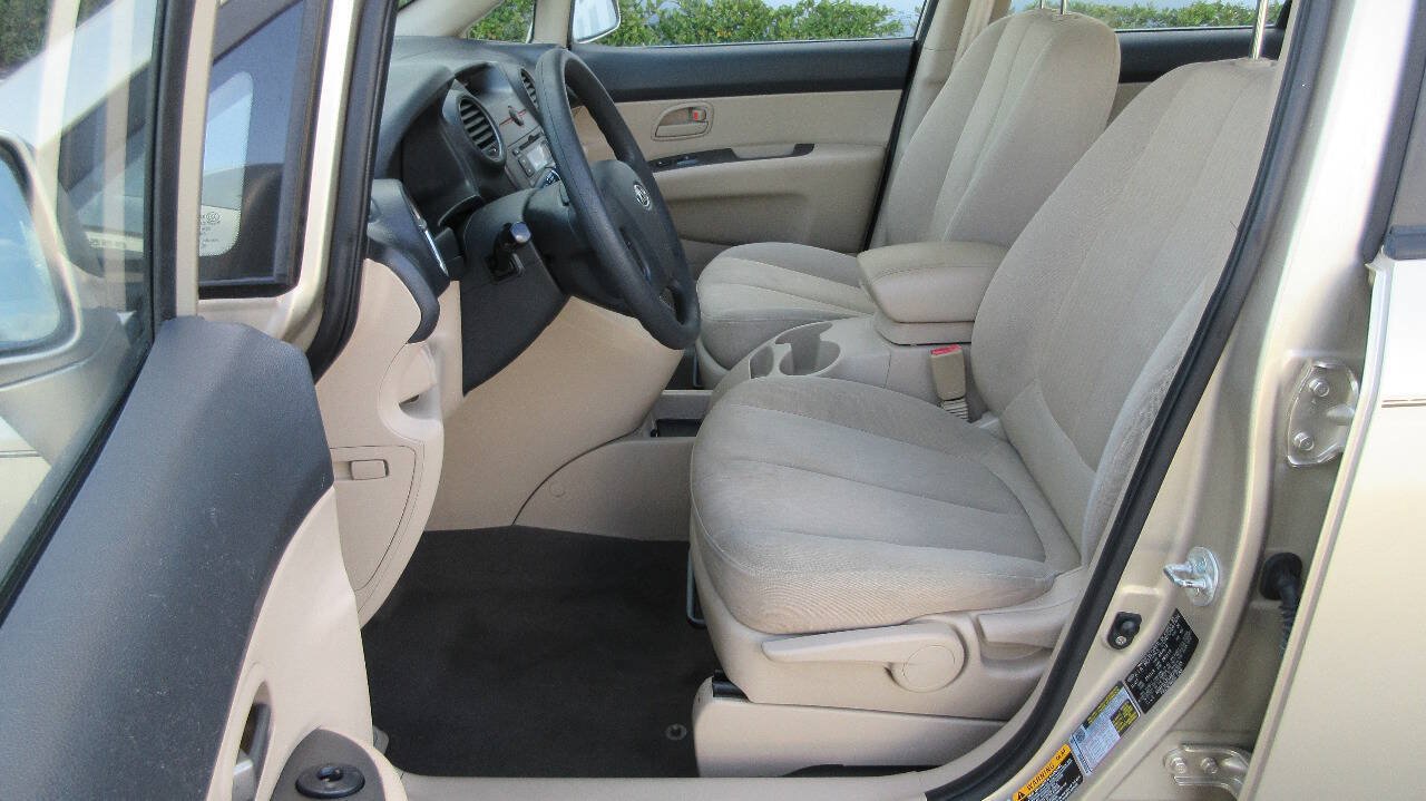 Used 2008 Kia Rondo LX FWD image 9