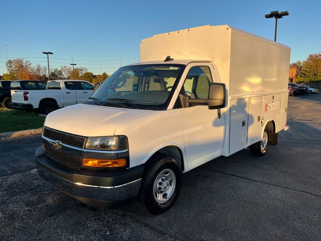 New 2025 Chevrolet Express 3500 w/ Power Convenience Package image 3