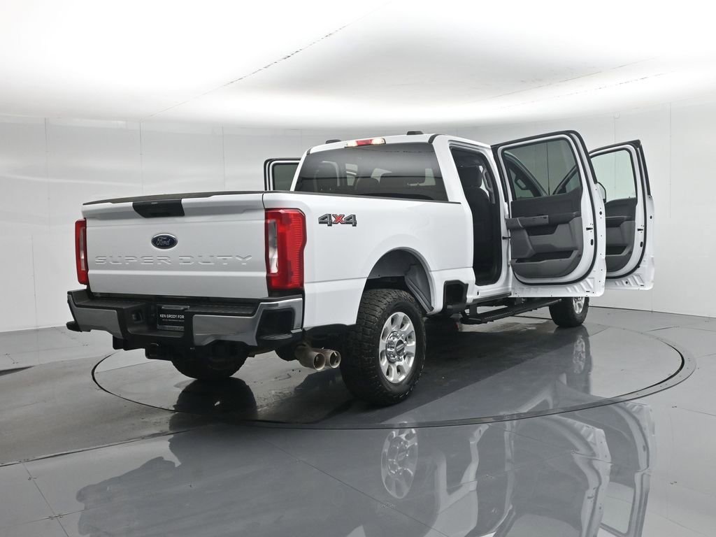 Used 2023 Ford F250 XLT w/ F-250 >10K GVWR Package image 32
