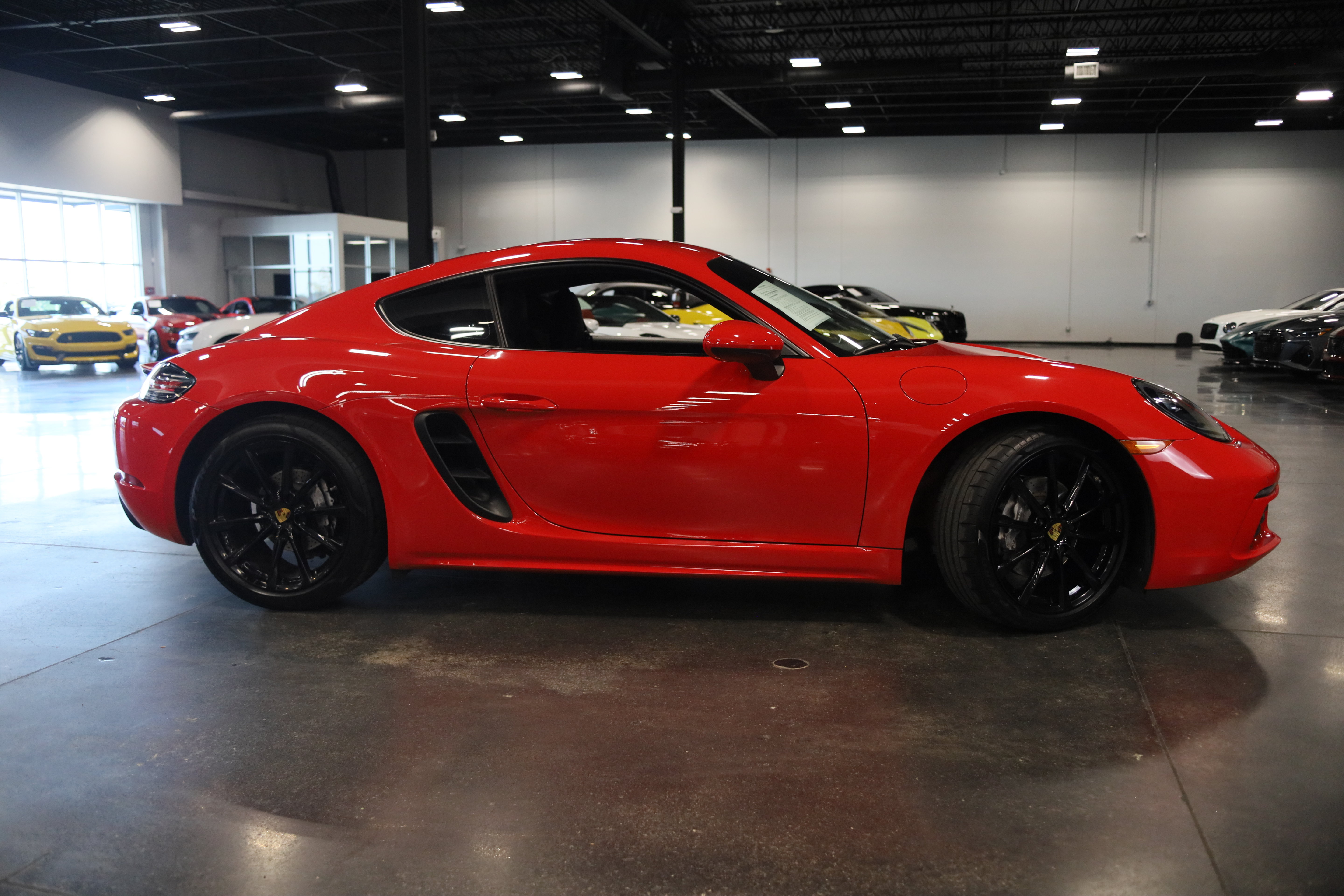 Used 2018 Porsche 718 Cayman RWD image 8