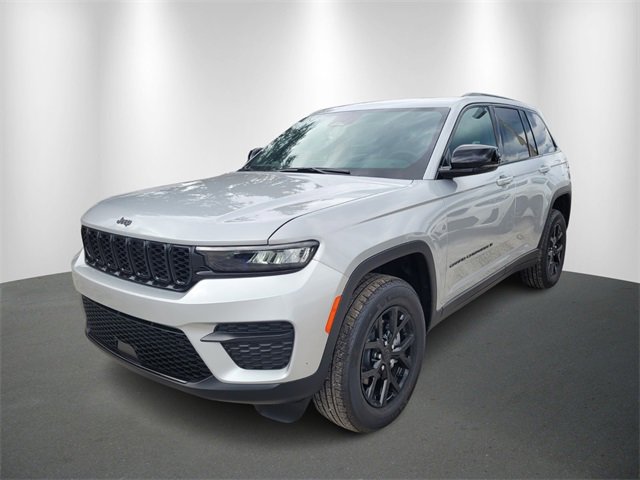 New 2025 Jeep Grand Cherokee Altitude image 2