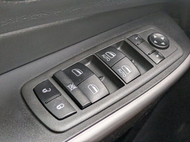 Used 2022 Jeep Cherokee Latitude Lux w/ Mopar Interior Package image 20