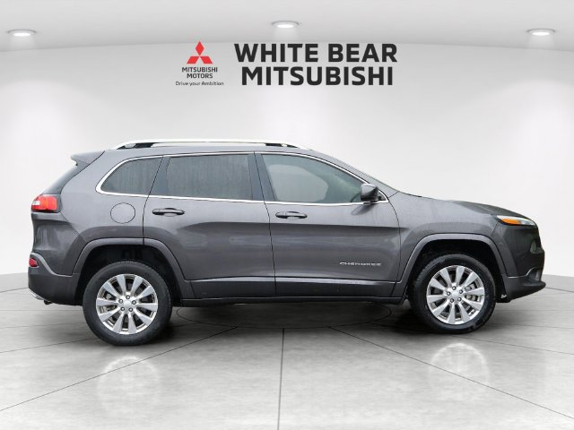 Used 2018 Jeep Cherokee Overland w/ Heavy Duty Protection Group AWD/4WD image 6