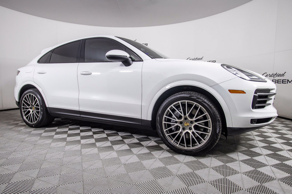 Used 2023 Porsche Cayenne Coupe AWD/4WD image 2