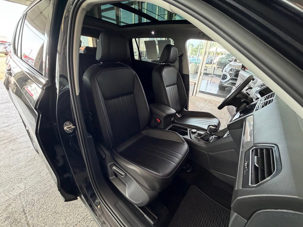 Used 2022 Volkswagen Tiguan SE AWD/4WD image 24