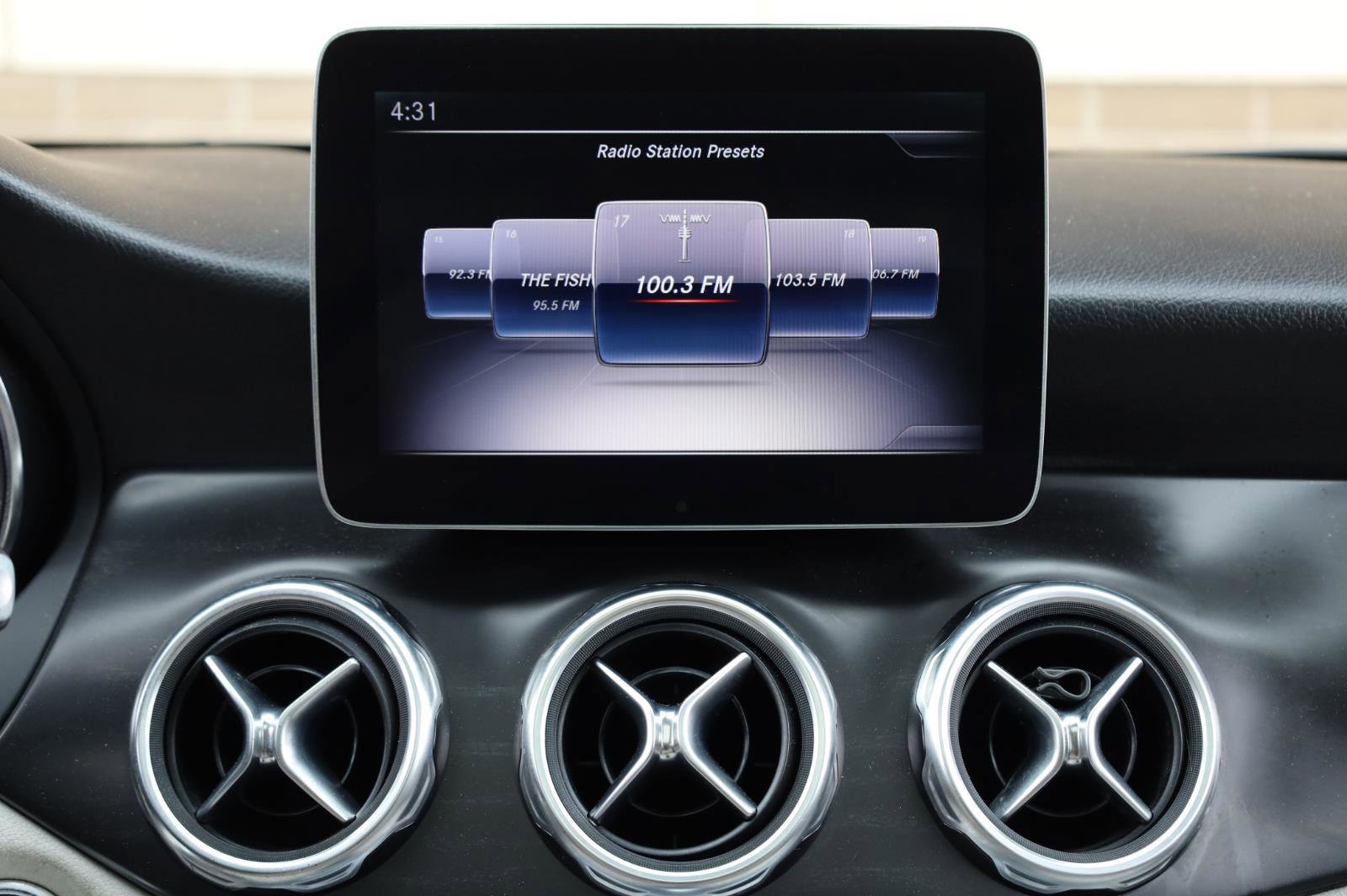 Used 2018 Mercedes-Benz GLA 250 4MATIC w/ Premium Package image 40
