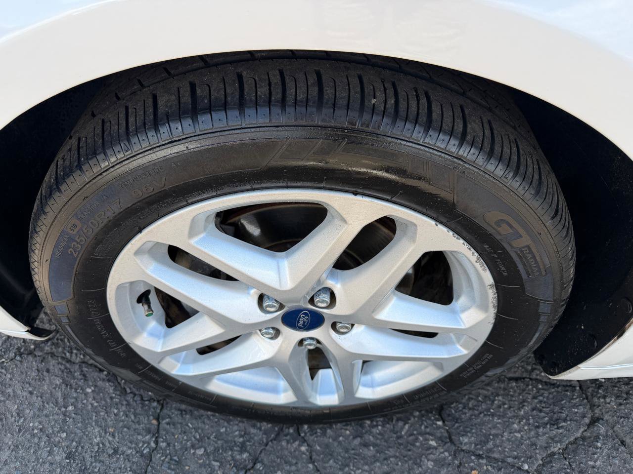Used 2015 Ford Fusion SE w/ Equipment Group 202A FWD image 28