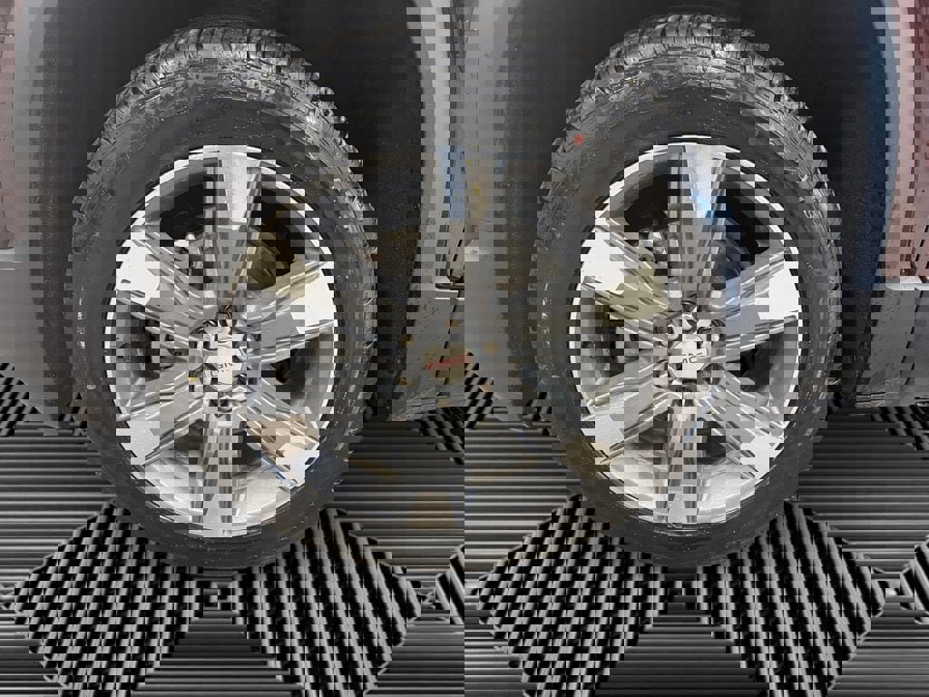 Used 2018 GMC Acadia SLT image 9