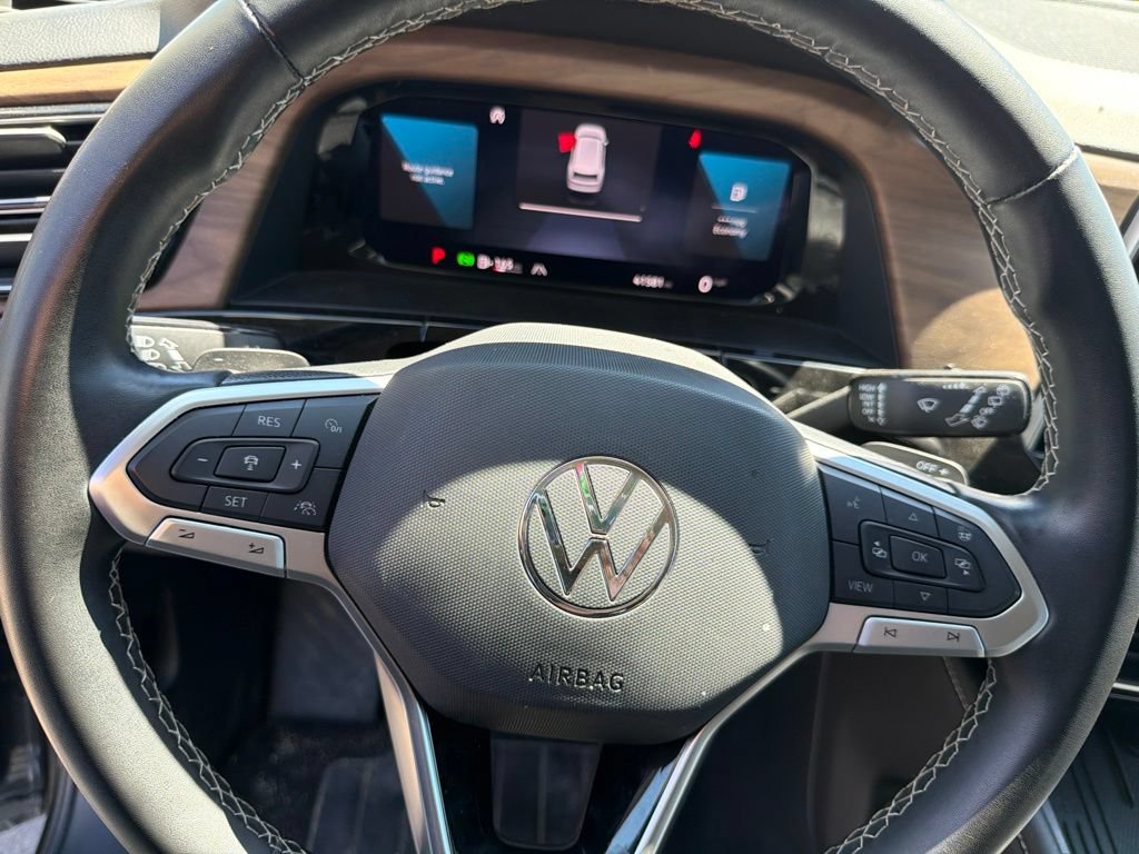 Used 2025 Volkswagen Atlas SE FWD image 14