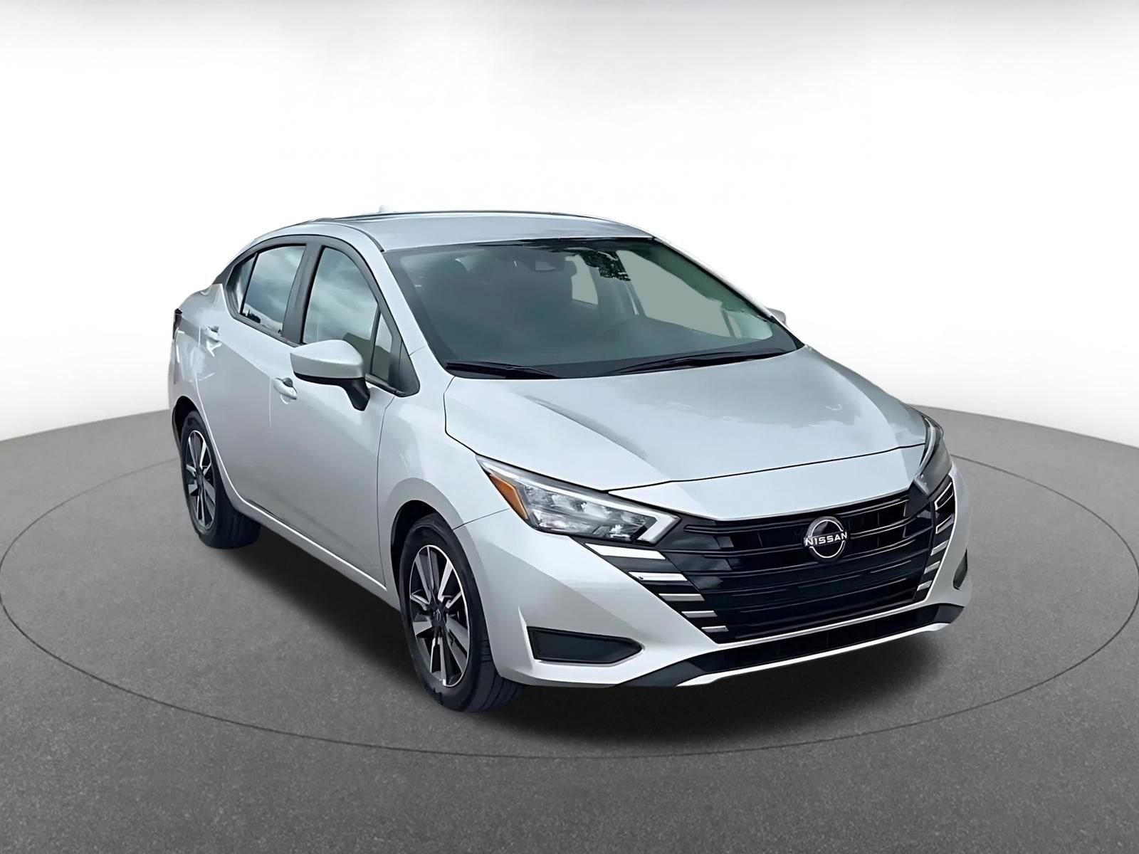 Used 2025 Nissan Versa SV FWD image 3
