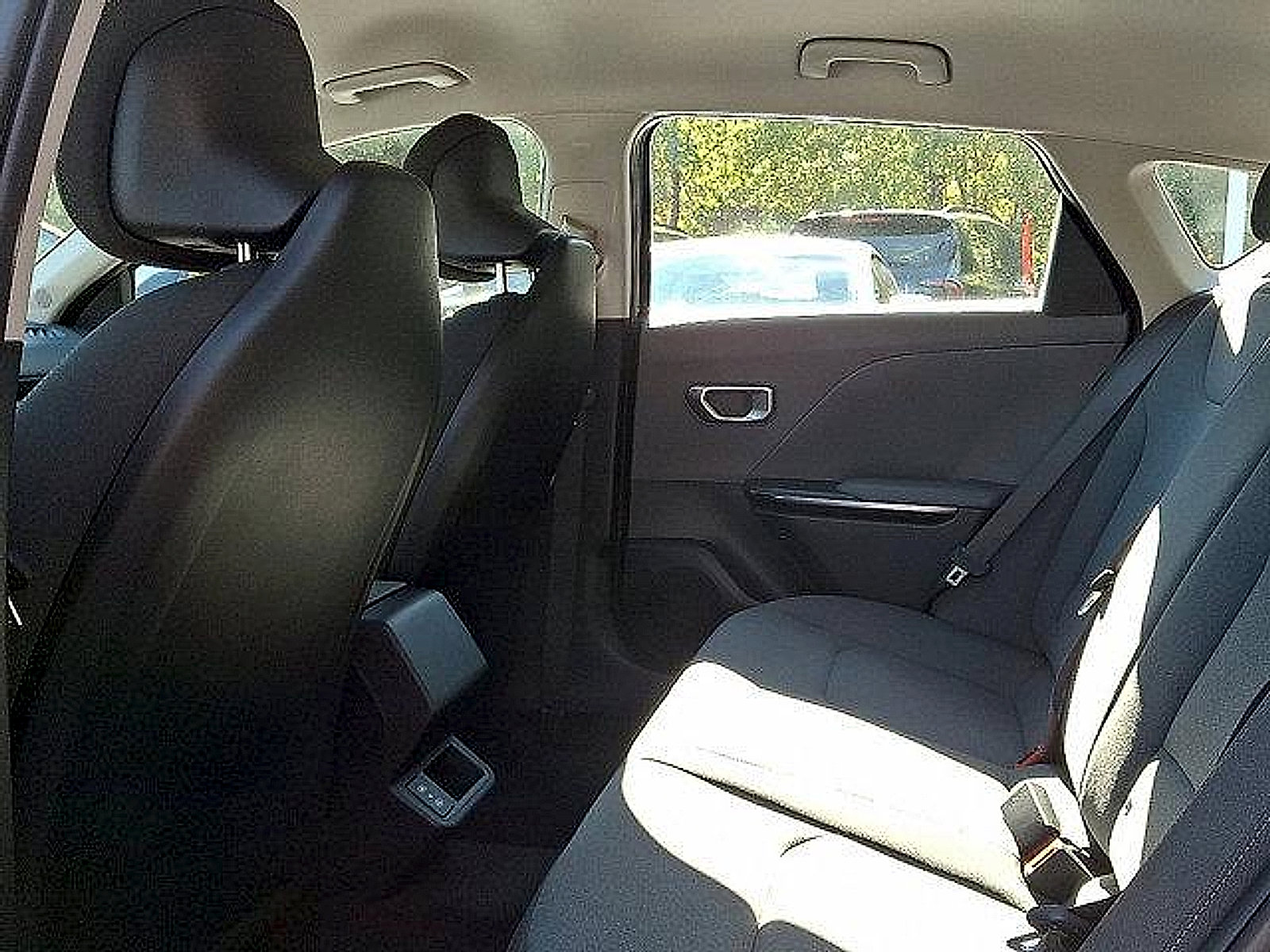 New 2025 Kia K4 LXS image 6