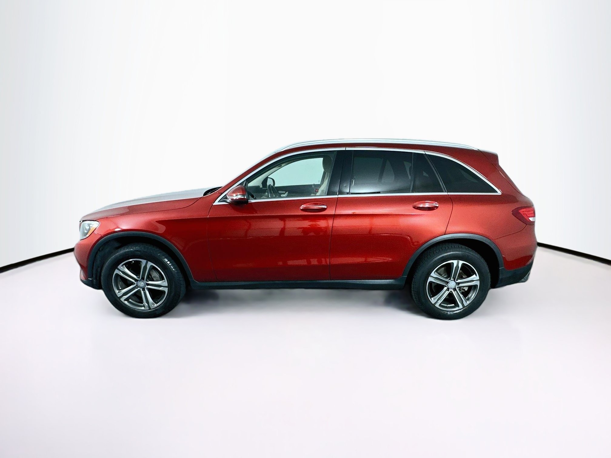 Used 2016 Mercedes-Benz GLC 300 4MATIC image 4