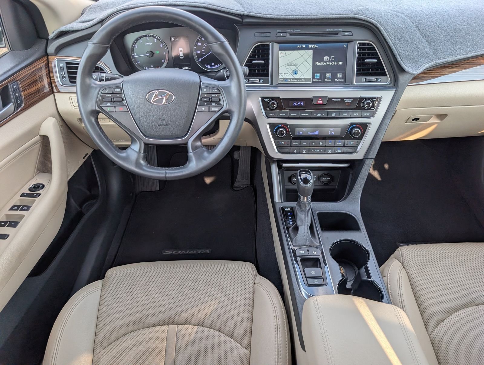 Used 2016 Hyundai Sonata Limited w/ Option Group 05 FWD image 6