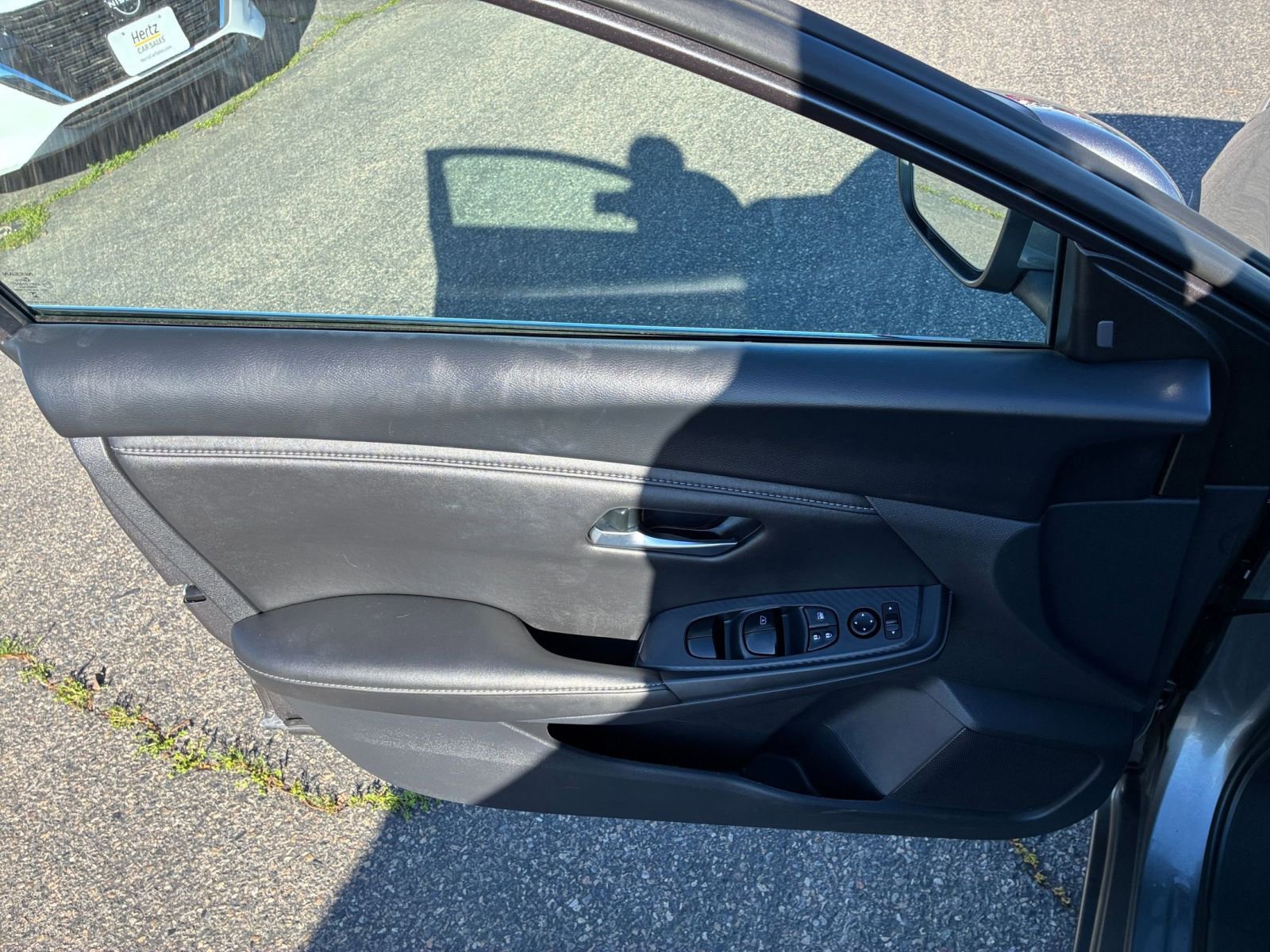 Used 2025 Nissan Sentra SV image 18