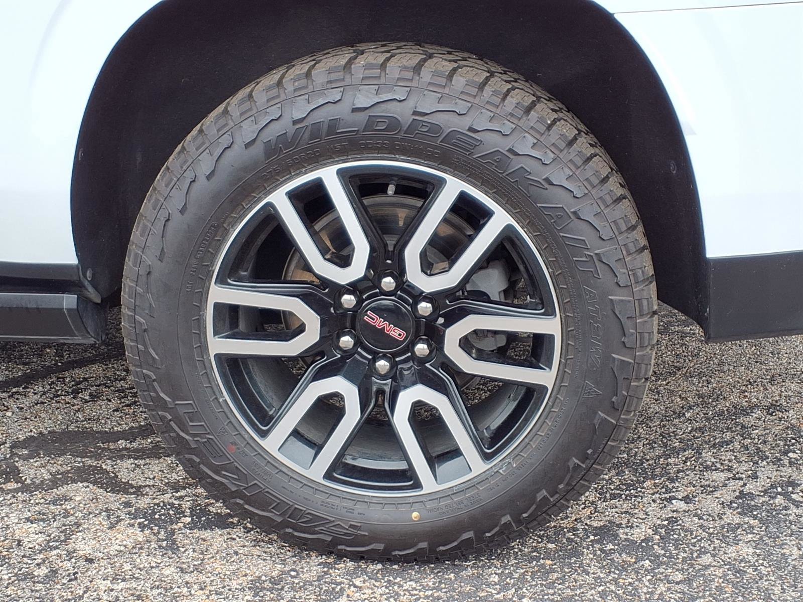 Used 2021 GMC Yukon XL AT4 w/ AT4 Premium Package AWD/4WD image 23