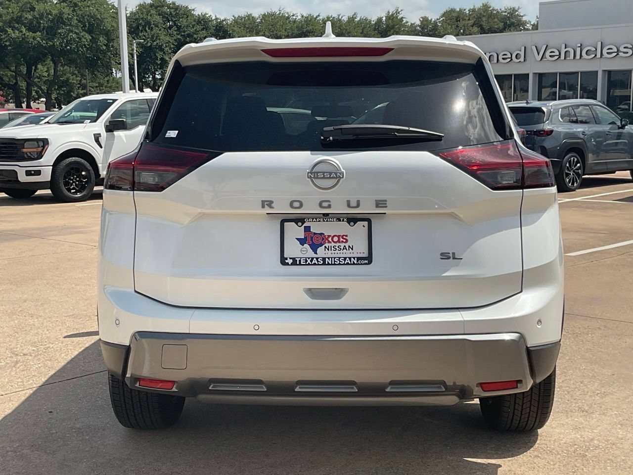 Used 2026 Nissan Rogue SL FWD image 5