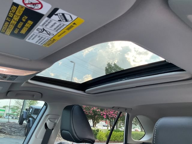 Used 2022 Toyota RAV4 XLE Premium FWD image 9