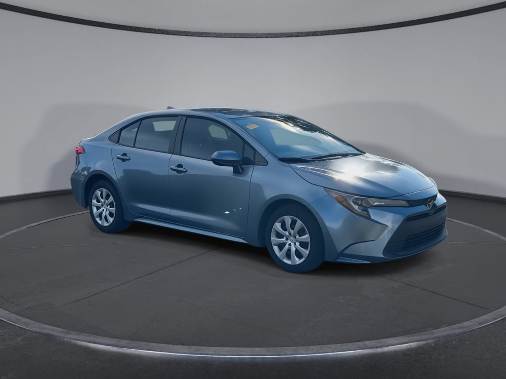 Used 2023 Toyota Corolla LE FWD image 2