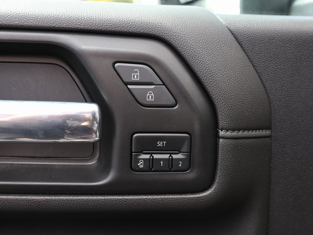 Used 2022 Chevrolet Silverado 2500 LTZ w/ LTZ Plus Package image 12