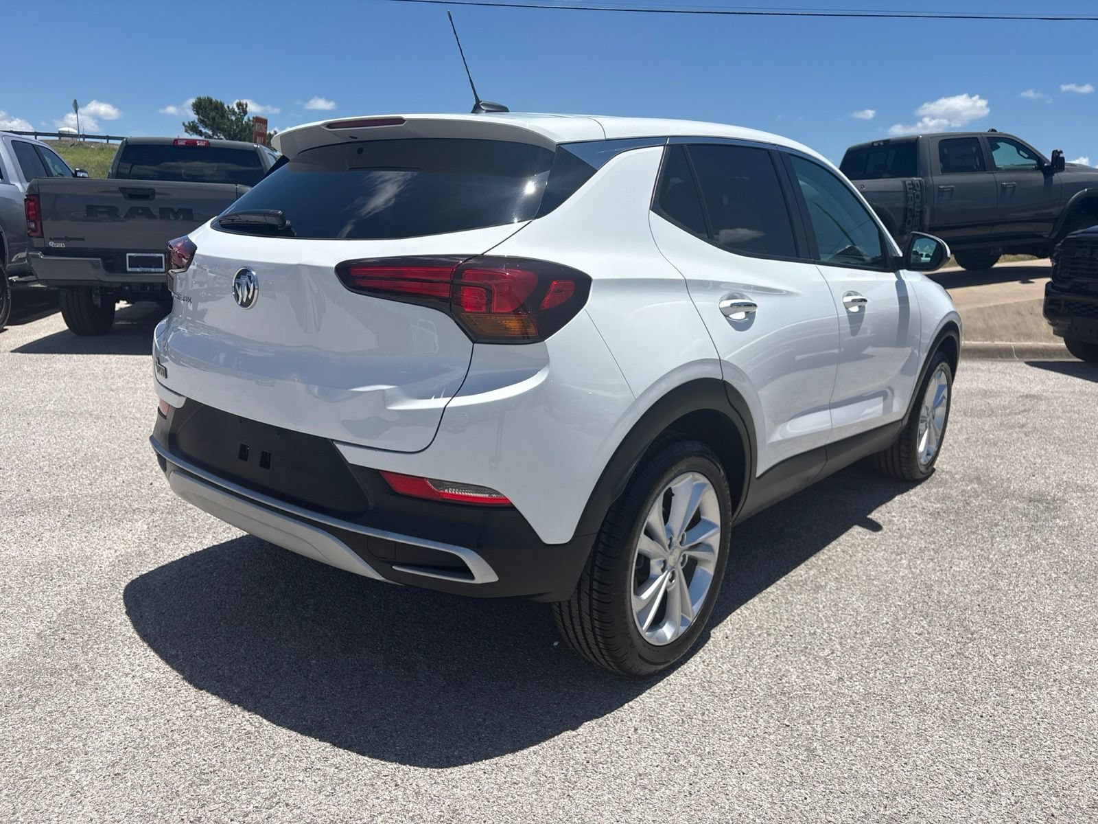 Used 2022 Buick Encore GX Preferred w/ Cold Weather Comfort Package FWD image 6